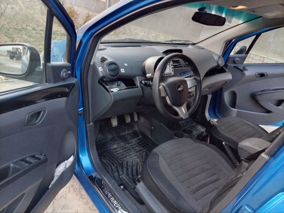 Avtomobil Spark sotiladi