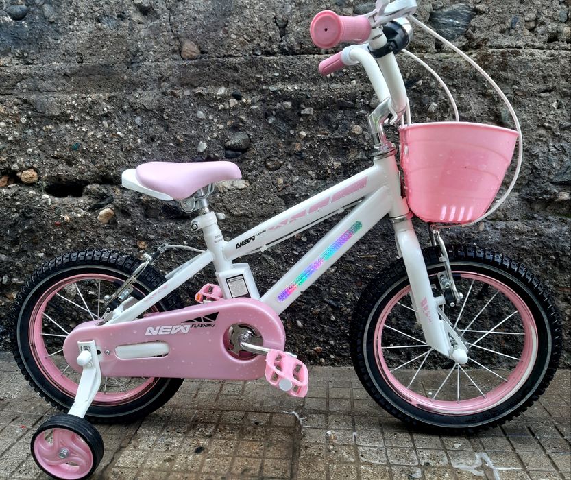 Детски велосипед 14 цола с вградени светлини за момиче Обслужен