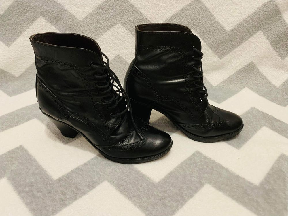 Botine de piele negre