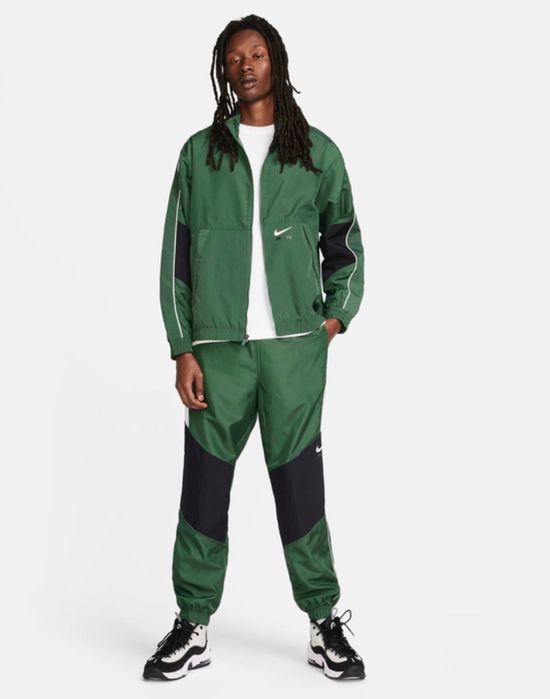 Мъжки спортен комплект Nike - S/M размер