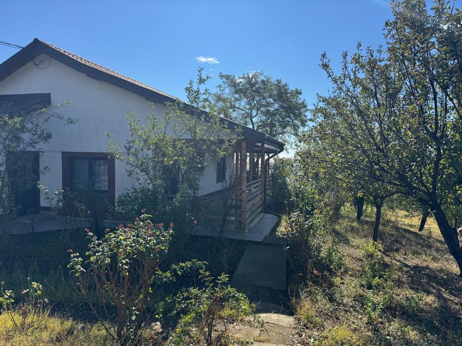 Casa de vacanta ( 1 ora de Bucuresti - acces A3 & A7 )- Breaza - Buzau