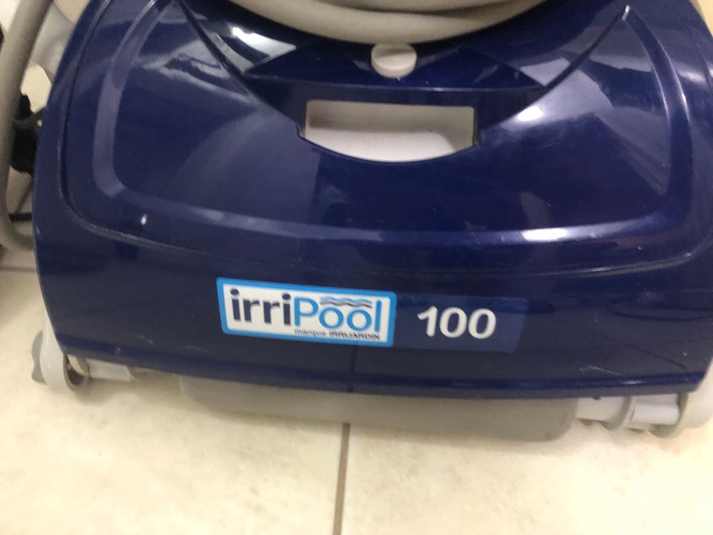 Robot aspirator curatare intretine piscina Irripool 100