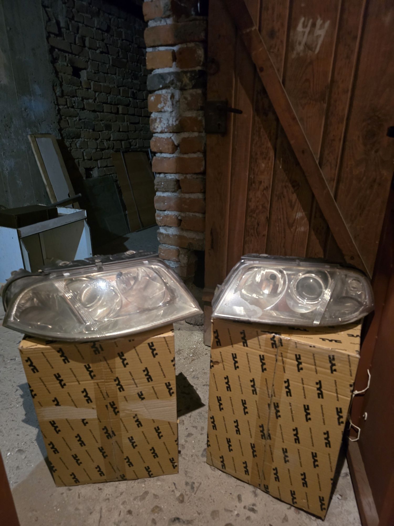 Фарове за VW past 5.5