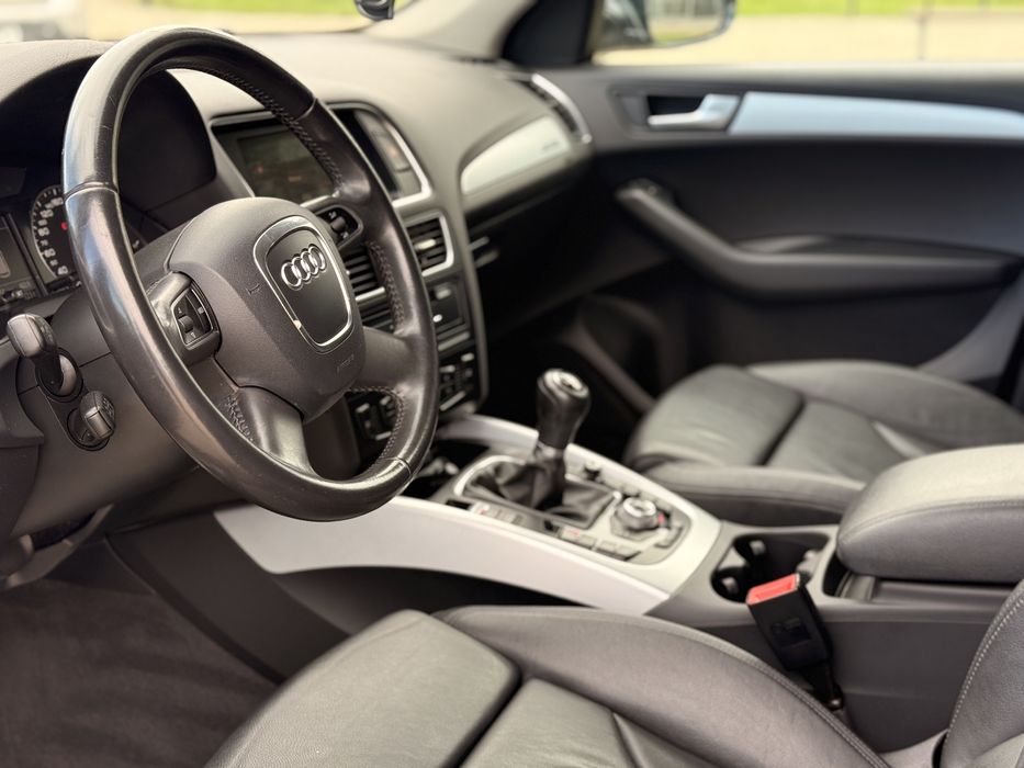 Audi Q5 S-line 2.0 TDI 170 CP