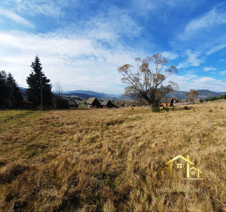 Casa batraneasca si teren