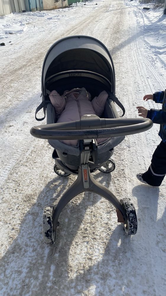 Продам коляску Stokke люлька и 2 прогулочного блока