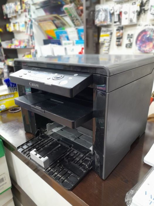 Canon 4400  narxini kelishamiz