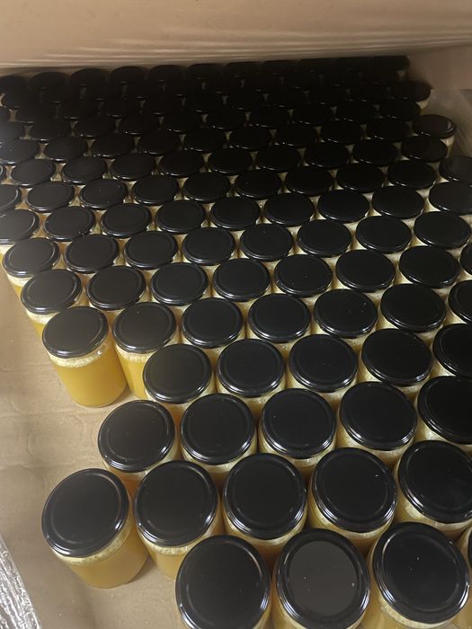 Продавам пчелен мед.