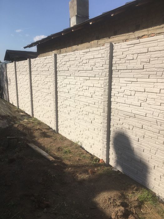 Vând placi gard beton 70lei bucata