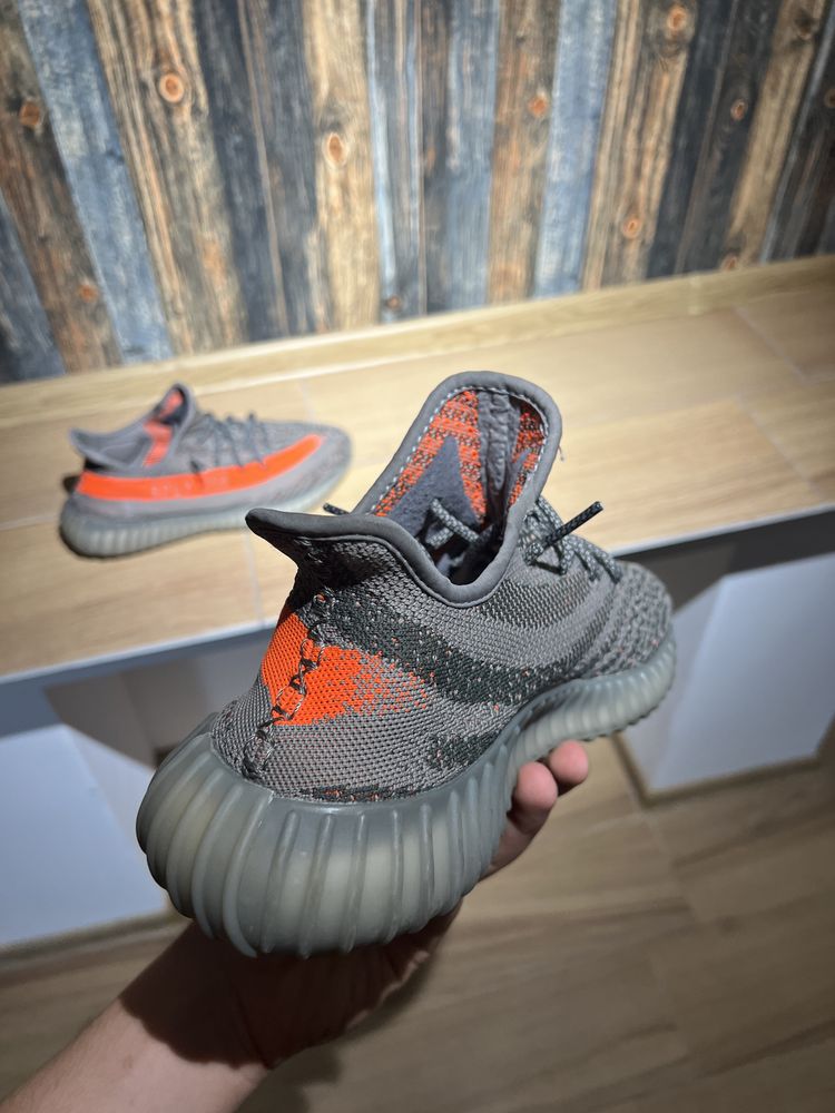 Vând Yeezy 350 V2 Beluga Reflective