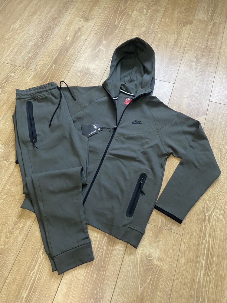 Trening Tech Fleece Nike marimea XXL