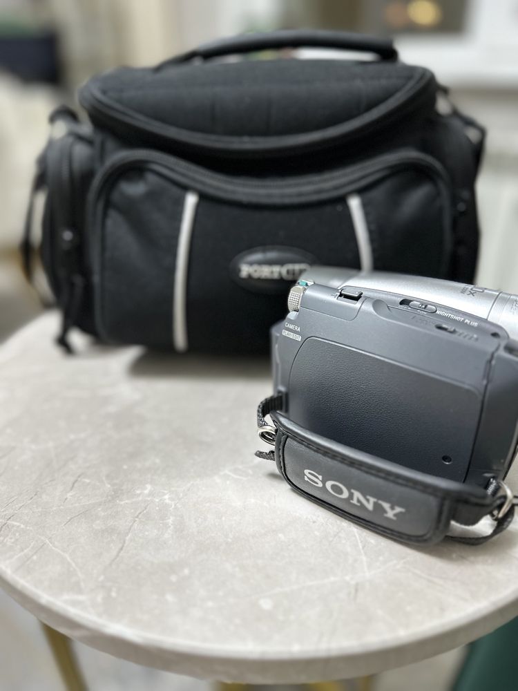 Видеокамера Sony DCR-HC27E