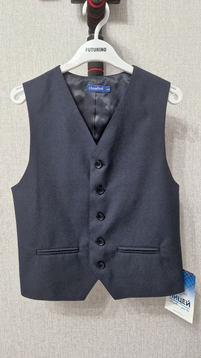 Продам новый темносиний жилет размер 140 для мальчика для школьника ра