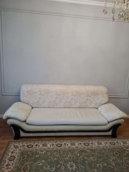 Мягкая мебель (диван и кресло)