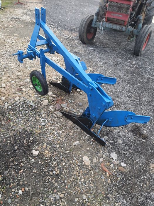 Plug 2 brezde tractor 50-60 cp