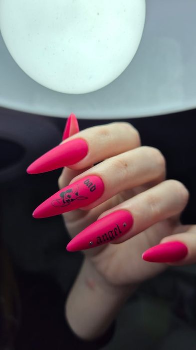 Маникюр, педикюр