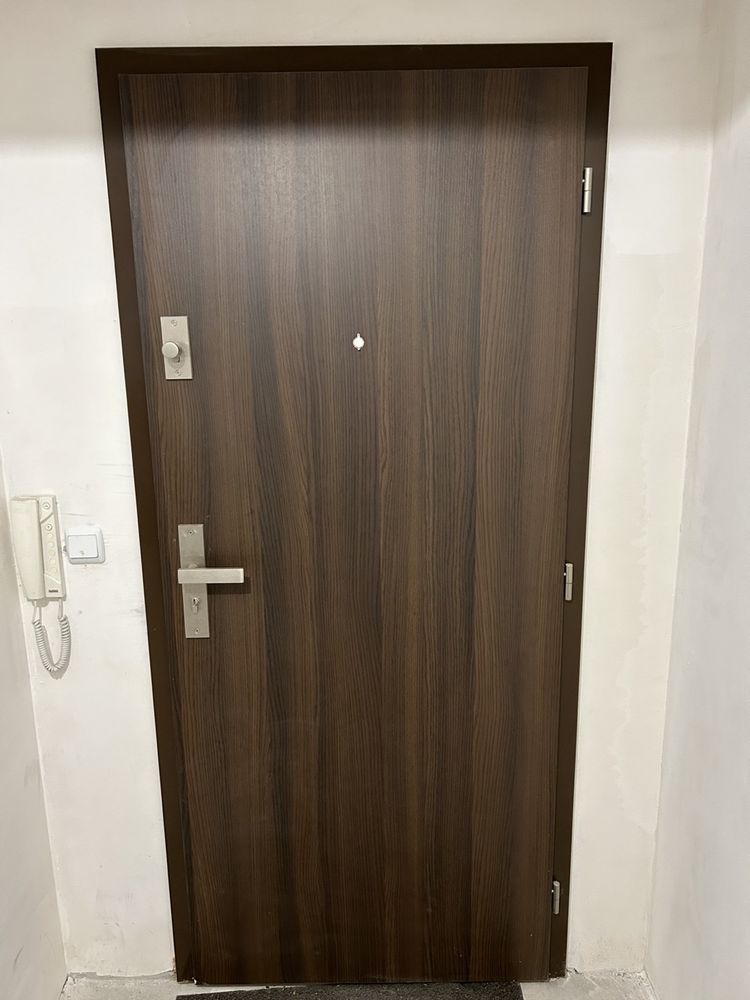 Входна врата с каса Porta Doors