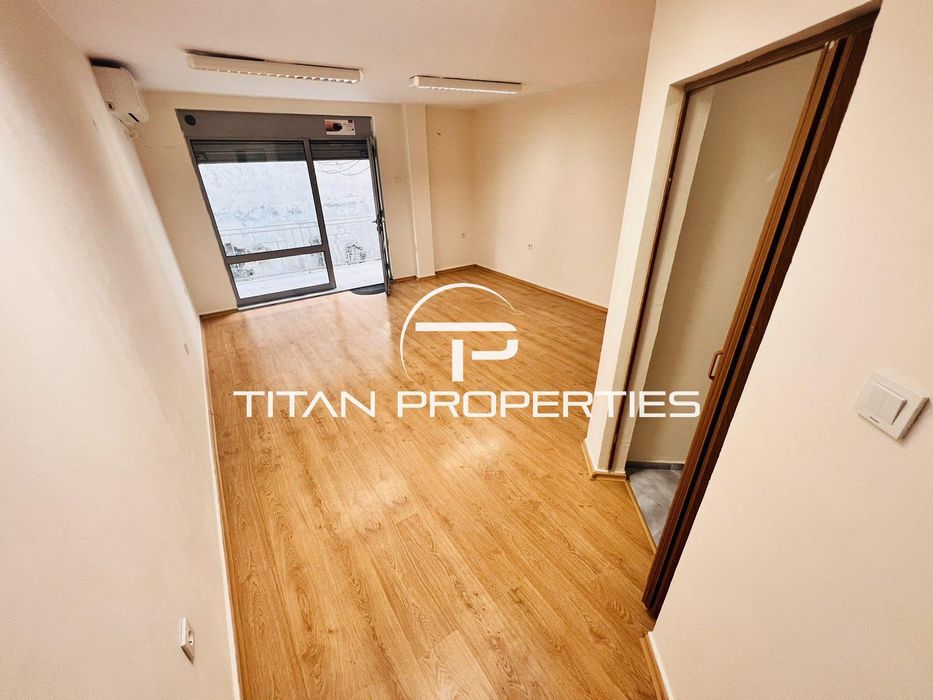 Дава се под наем Магазин в Бургас, Център - 34 кв.м за 255 € - Снимка #2