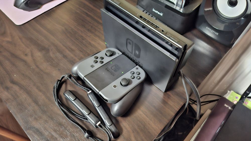 Vind Nintendo switch v2 32gb  stare perfecta