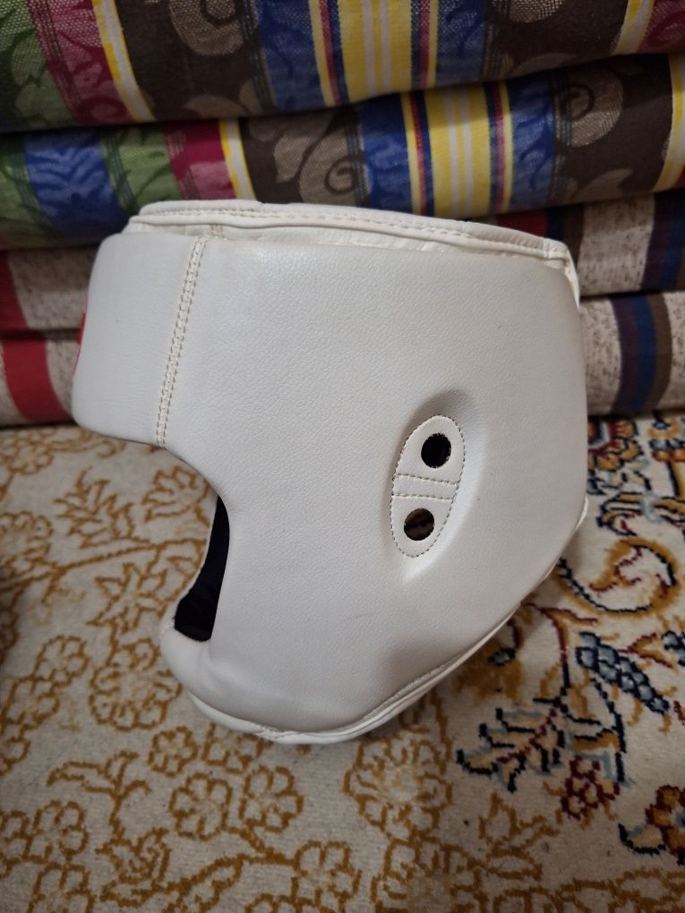 Продаю шлем для каратэ