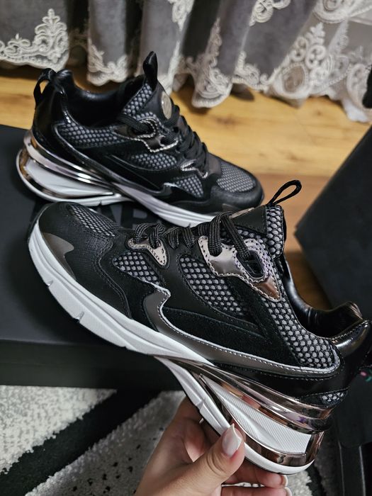 Snikersi Karl lagerfeld originali