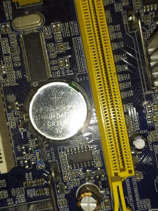 Компьютер в хорошем состоянии комплектующие тоже самое