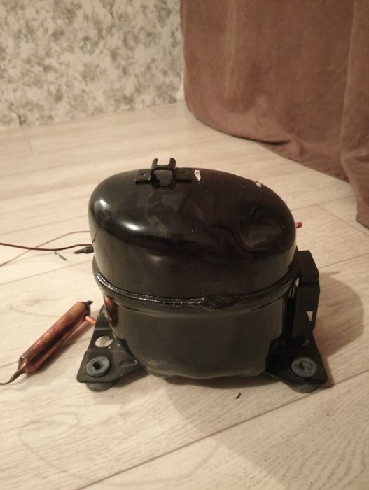 Компрессор на холодильник