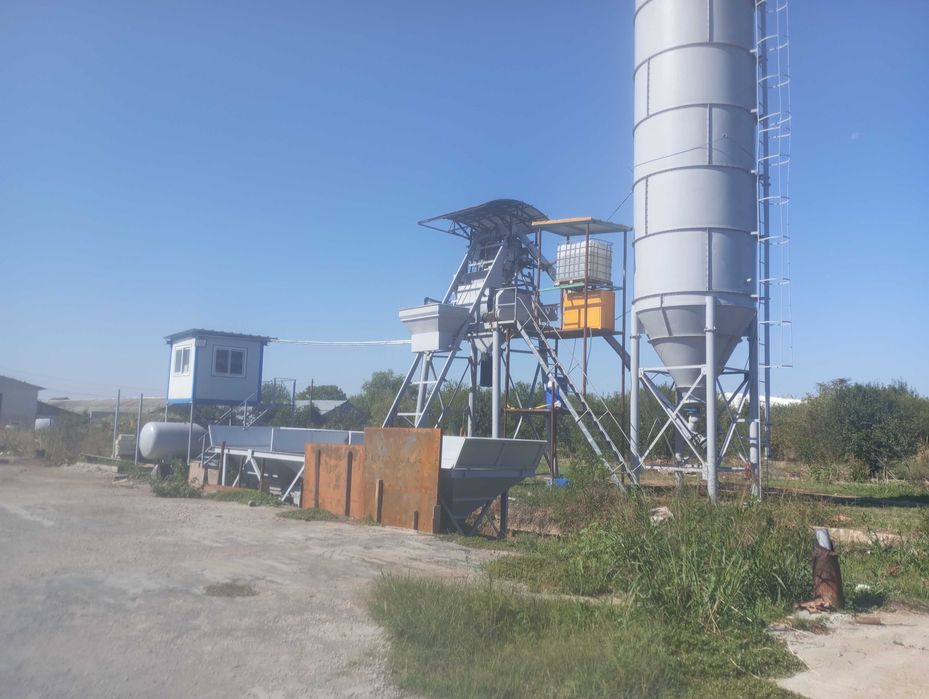 Vand Hala,casa, teren,statie betoane - Sinesti