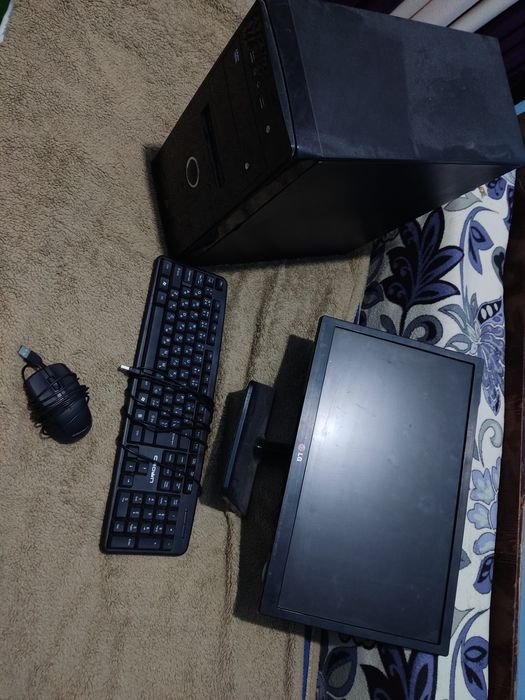 Компьютер монитор клавиатура мышка