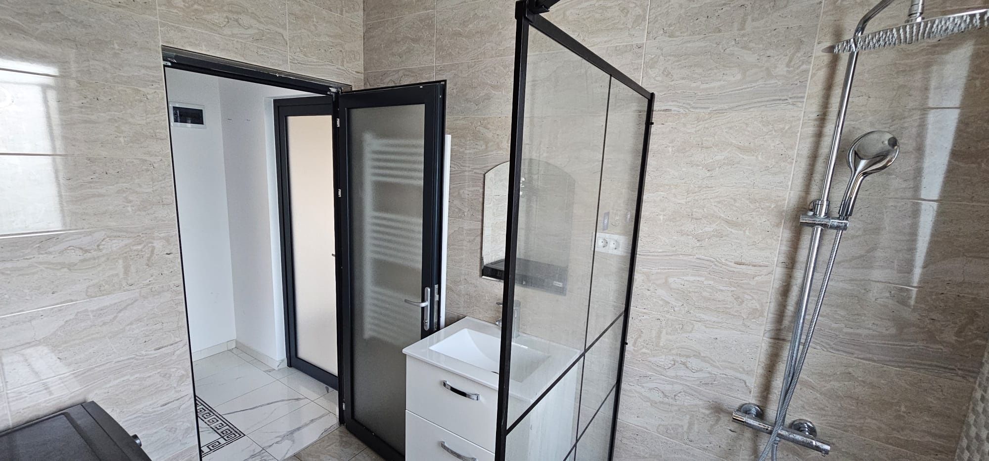 Inchiriez apartament 2 camere