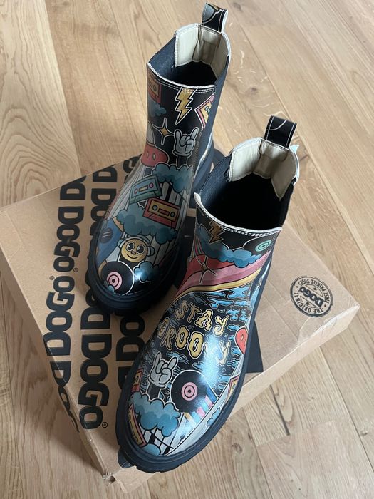 Чисто нови обувки, боти Doggo