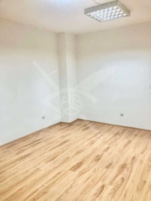 Дава се под наем Офис в Варна, ВИНС - 100 кв.м за 430 € - Снимка #5
