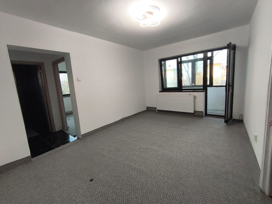 Închiriez apartament cu doua camere