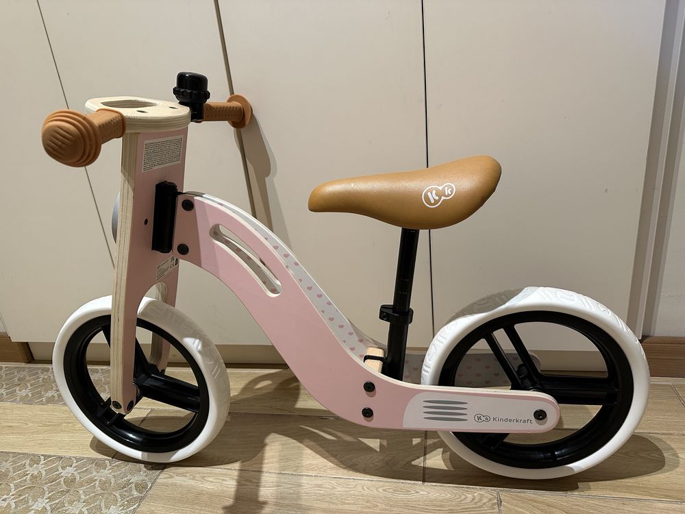 Детско колело за баланс - Kinderkraft Uniq Pink
