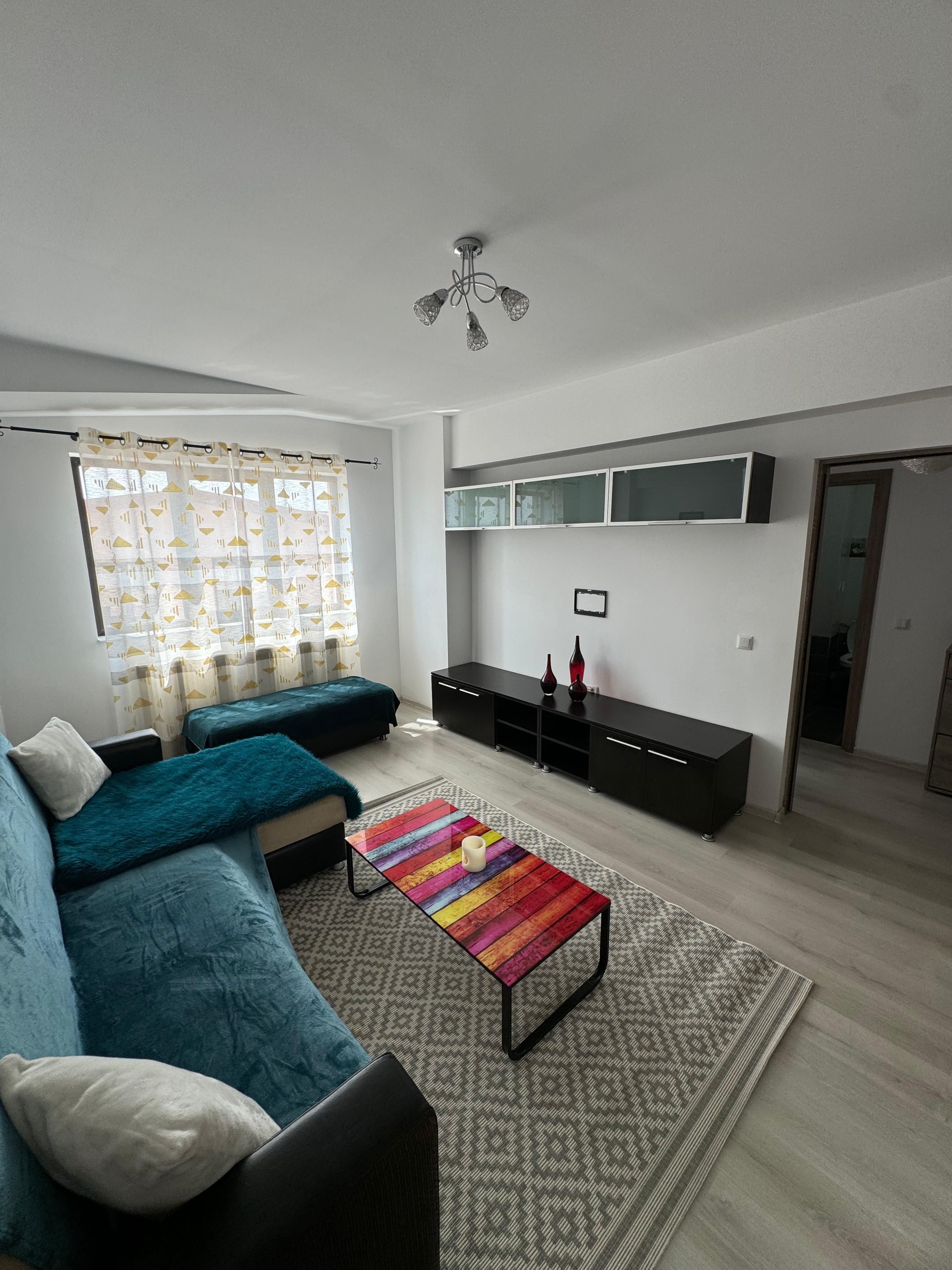 Inchiriez apartament cu o camera 350€/luna