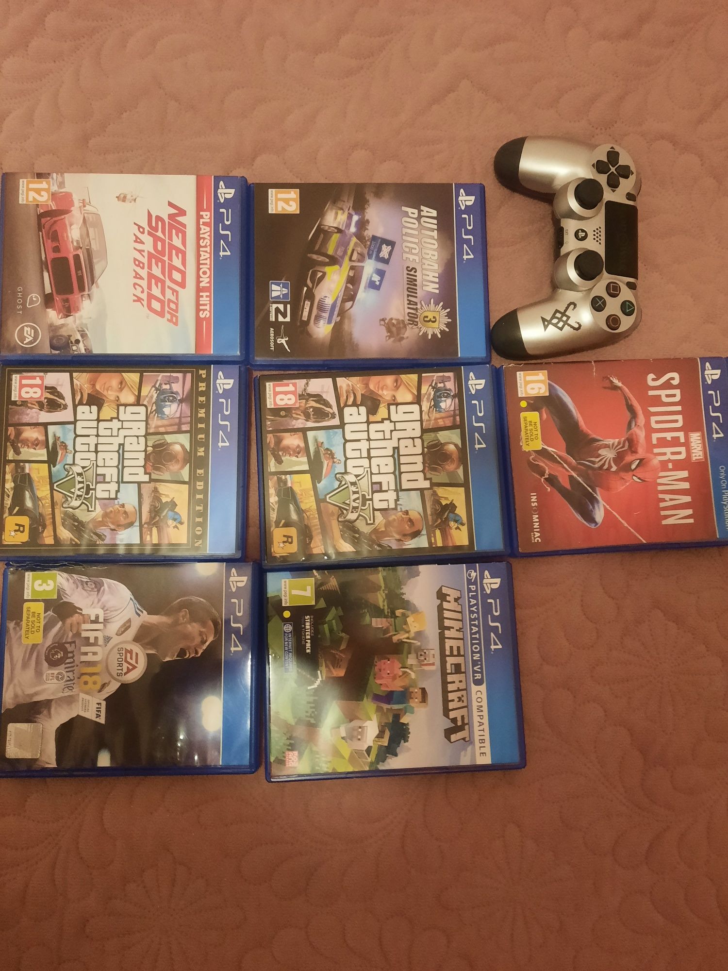 Vând joystick PS 4