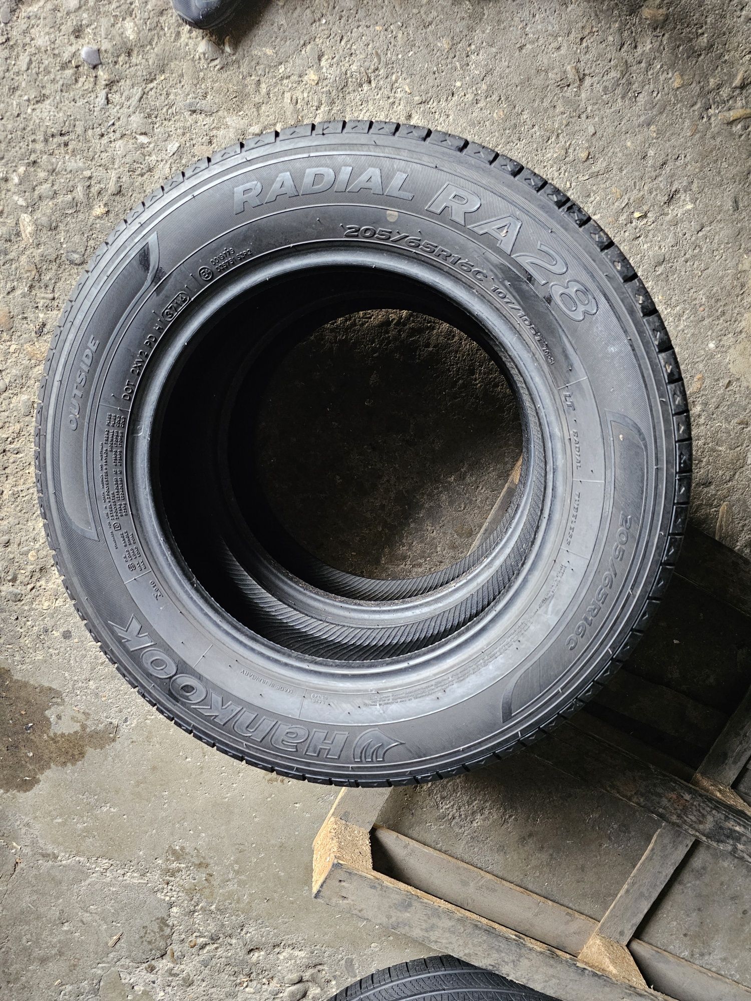 2 anvelope vara 205 65 16C Hankook 8.4mm