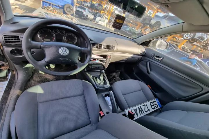 cutie de viteze manuala 6+1 trepte bara spate armatura fata spate capota trager radiator apa clima intercooler haion portbagaj   Vw Passat B5.5 an 2005 euro 4, motor 1.9 tdi BGW 136cp   Dezmembrez