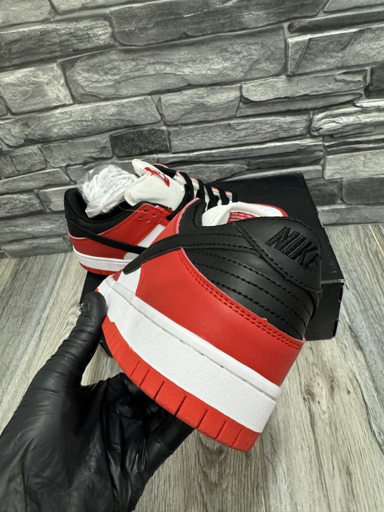 39-44 Jordan 1 Low Chicago