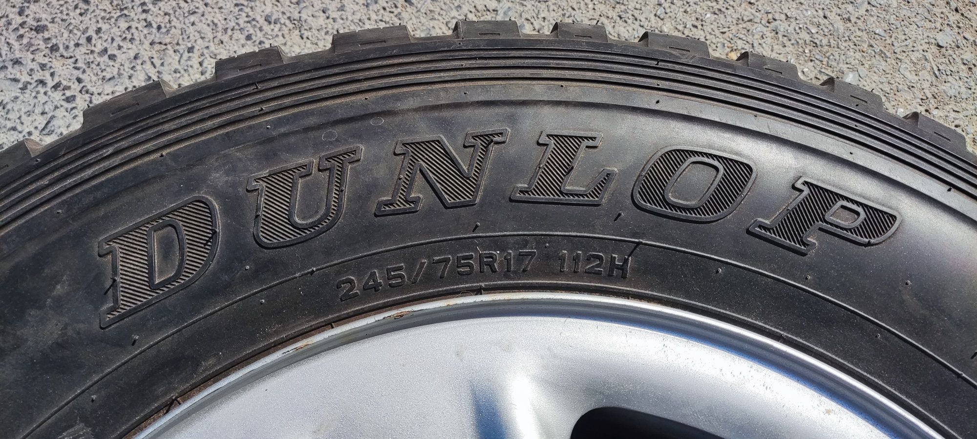 245/75/17 Одна шина Dunlop с диском