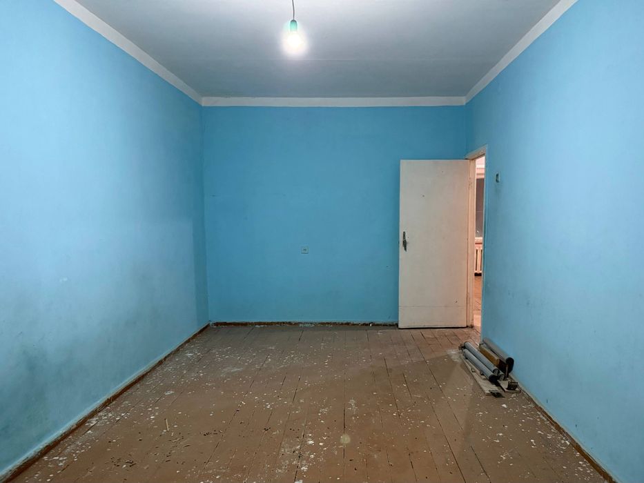 3/5/5,метро Алмас,Ахангаранское Шоссе , можно под Ипотеку 
Метро Алмас