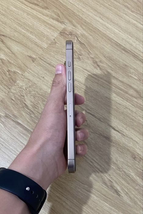 Iphone 16 pro max desert