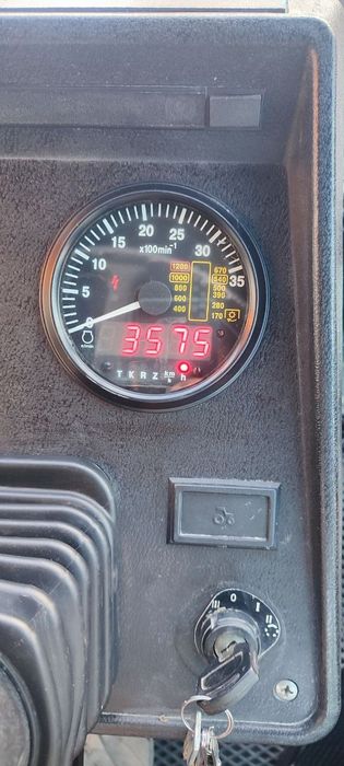 Срочна сотилади. Трактор 80.1 реал оладиганлар тел килинг.