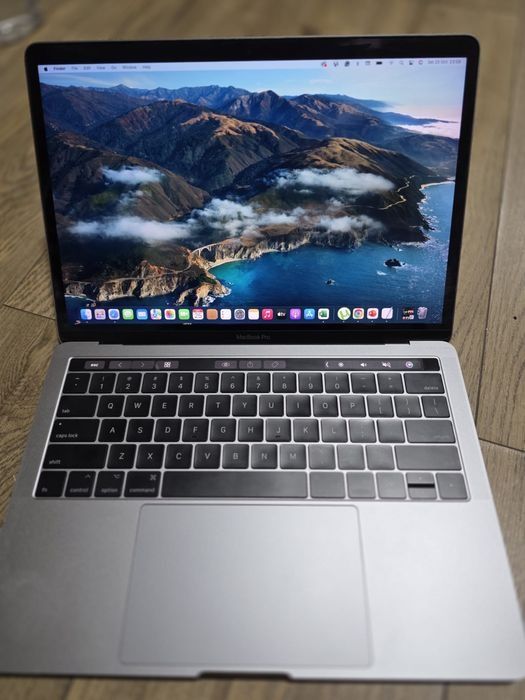 Macbook pro 2018 touchbar 16gb i5