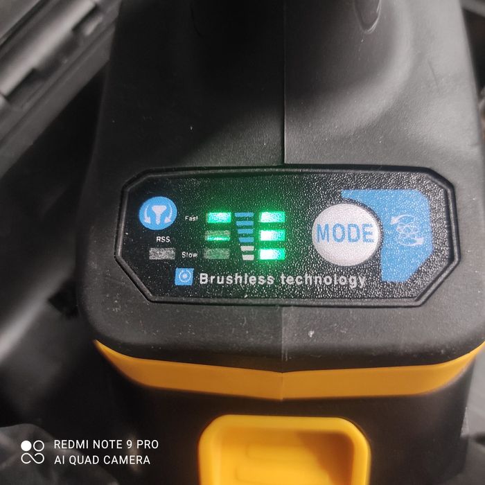 Pistol de impact . patrat de 1/2,adaptor hexagonal pt bit, 2 acumulato