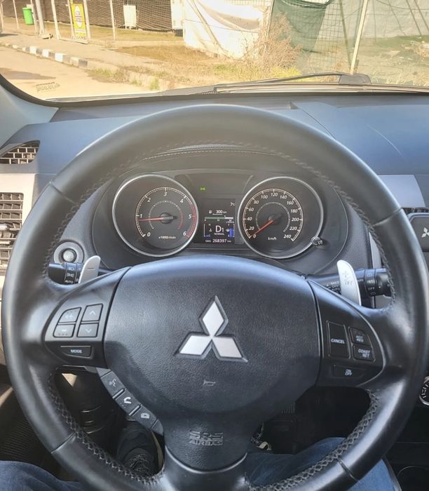 Mitsubishi Outlander 2011 4x4 automat