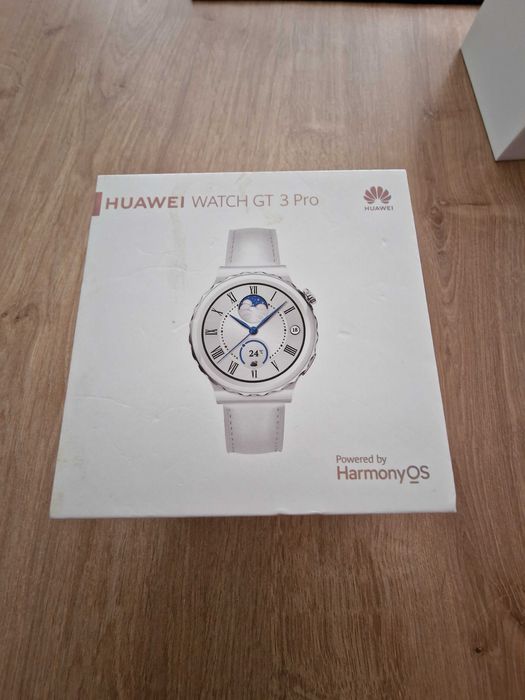Huawei Watch GT 3 Pro cu senzor EKG (ecran safir)