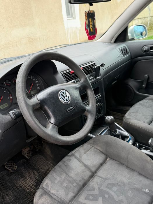 Volkswagen GOLF 4