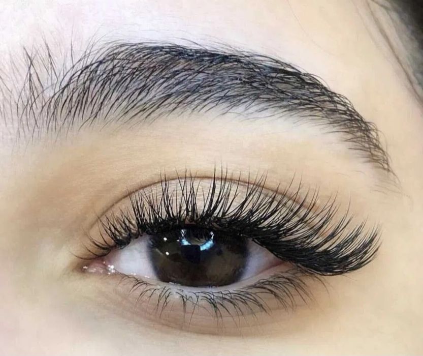 Tu ți-ai făcut deja programare pentru gene în luna Decembrie?
Vine