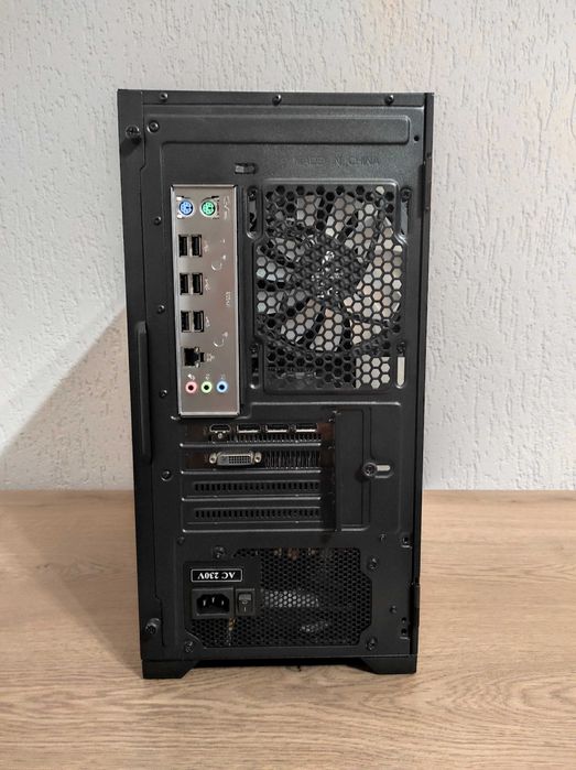 Бюджетен компютър / Xeon E5-2680 v4/ RX 580 8GB/ 16 GB RAM/ SSD+HDD